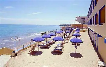 Hotel Grand Dei Cesari Dependance Anzio